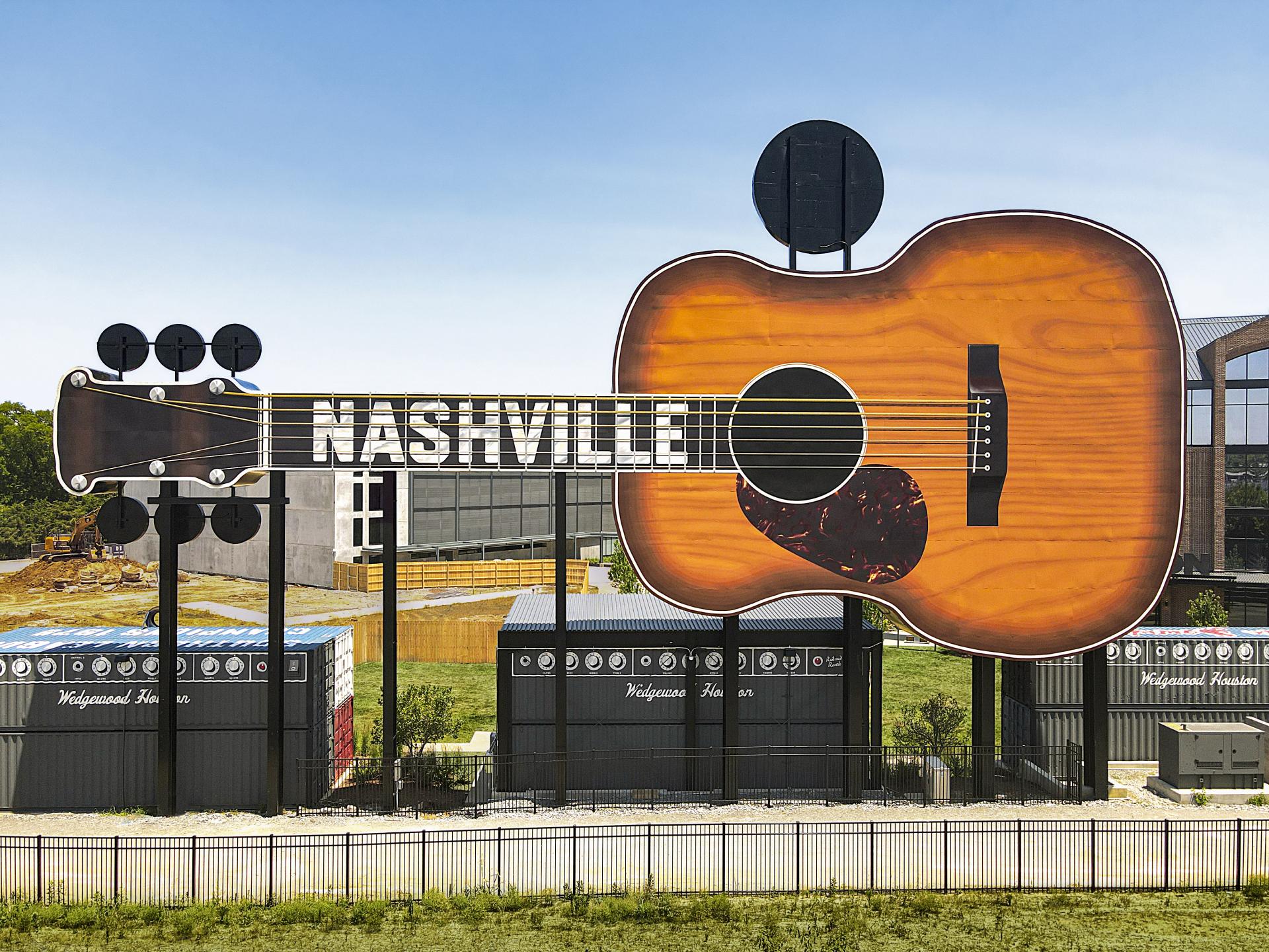 Under the iconic guitar-shaped scoreboard, The Outfield offers an acre of green space with a bandshell as an amenity to Nashville Warehouse Co. tenants and to the broader community